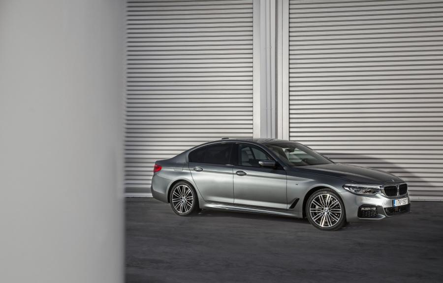  BMW 520d Sedan M Sport 2017 года  (WW) (фото 39 из 40)